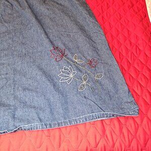 Size 26/28W Jean Skirt Embroidered * Priced to Move Fast*